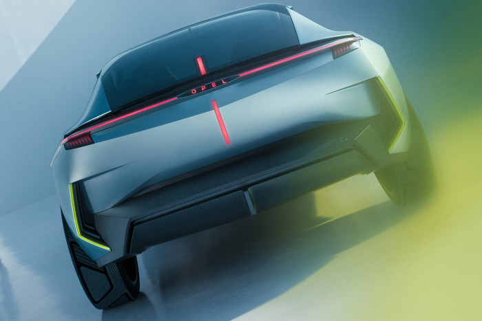 Das Kompasselement wird auch am Heck mit einem speziellen Bremslicht wieder aufgegriffen. (Grafik: Opel)