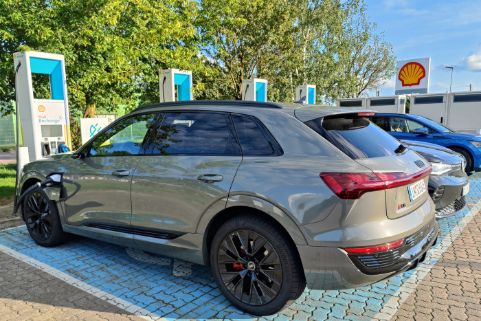 Sowohl SUV als auch Sportback gibt es in drei Versionen: als E-Tron 50, E-Tron 55 und SQ8.  (Foto: Friedhelm Greis/Golem.de) 