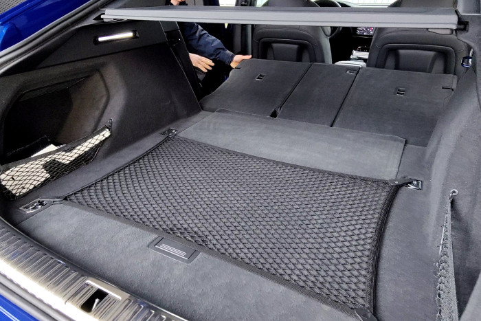 Mit umgeklappten Rücksitzen erhöht sich das Ladevolumen auf bis zu 1.725 Liter. (Foto: Martin Wolf/Golem.de)