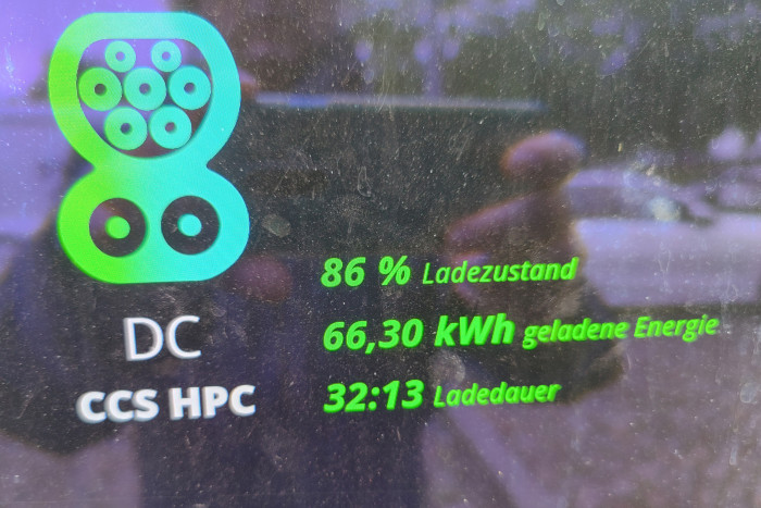 Die Ladegeschwindigkeit ist dennoch recht hoch. (Foto: Friedhelm Greis/Golem.de) 