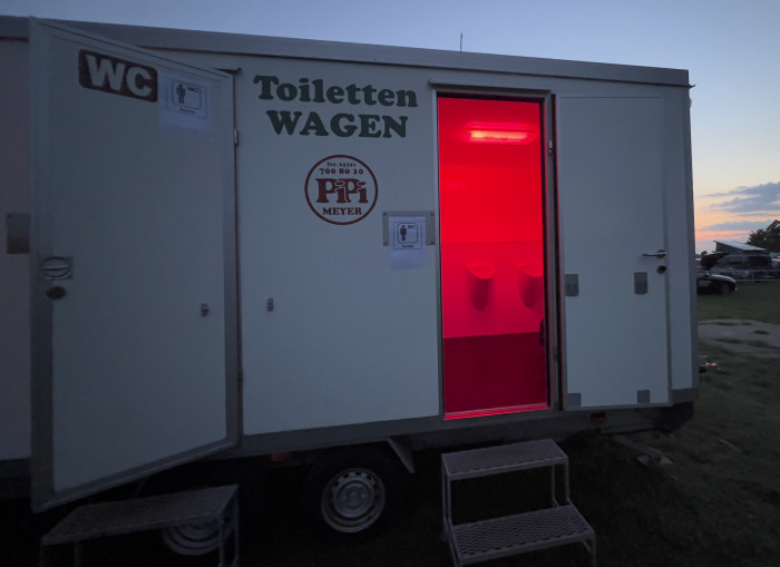 Helles Licht ist tabu beim Beobachten des Nachthimmels, selbst auf der Toilette. (Bild: Mario Keller)