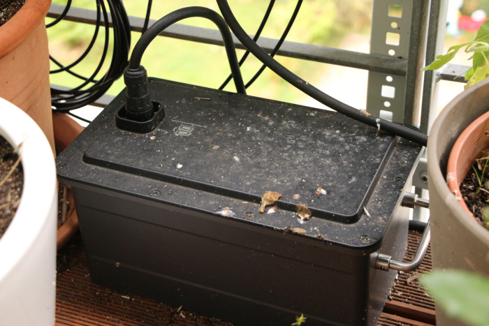 Die LFP-Akkus sind stapelbar. Jeder verfügt über eine Kapazität von 0,96 kWh.  (Foto: Friedhelm Greis)