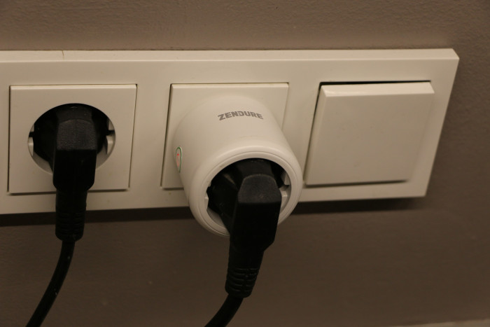 Über den Smart Plug lässt sich die Einspeisung je nach Verbrauch steuern. Bei dem Test klappte das noch nicht. (Foto: Friedhelm Greis) 
