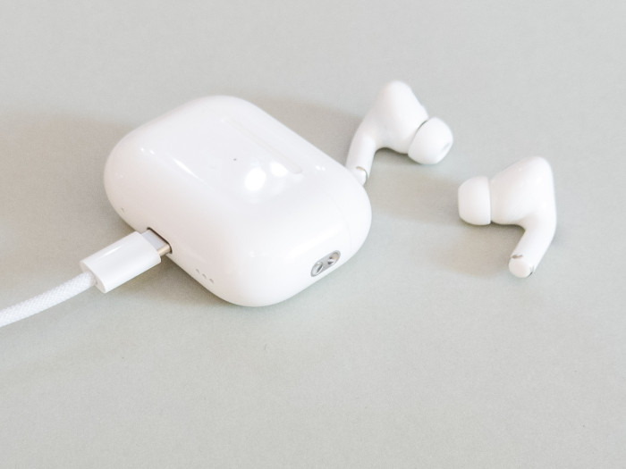 Apple: Ladeetui mit USB-C für Airpods Pro 2 einzeln für 110 Euro verfügbar