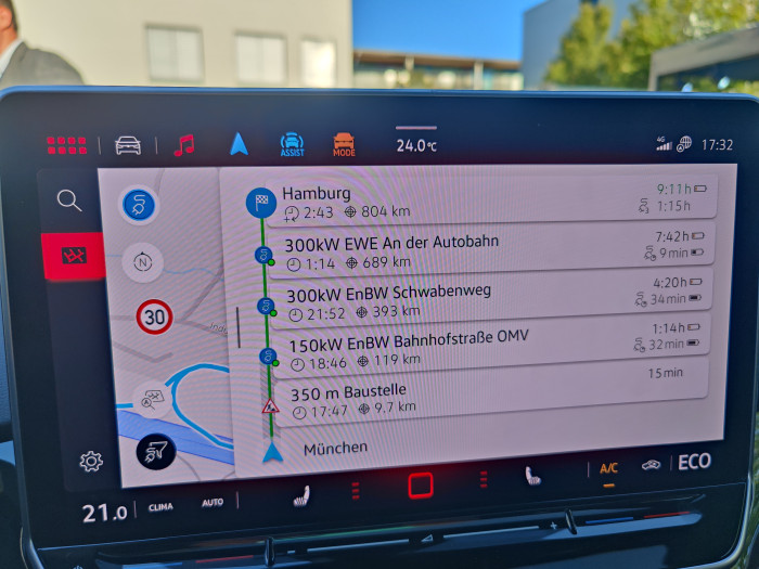 Die Routenplanung ermöglicht künftig bei Ladestopps eine automatische Vorkonditionierung der 77-kWh-Batterie. (Foto: Friedhelm Greis/Golem.de)