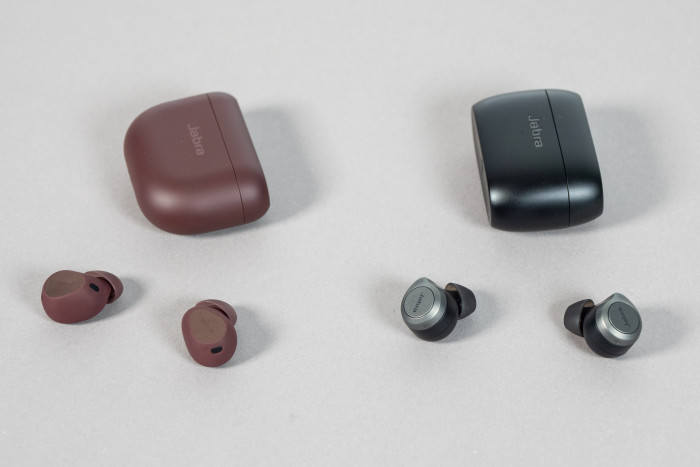 Links die Elite 10, rechts daneben die Elite 85t von Jabra (Bild: Martin Wolf/Golem.de)