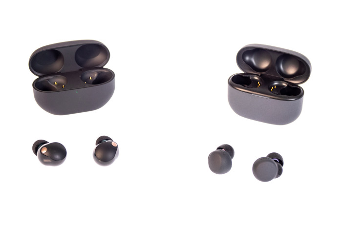 Links die neuen WF-1000XM5, rechts die Link Buds S von Sony (Bild: Nina Völkel/Golem.de)