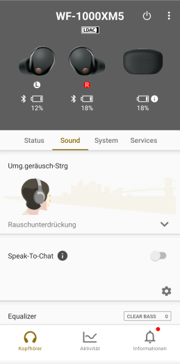 Die Sony-App zeigt den Ladestand der Stöpsel und des Ladeetuis sehr genau an. (Bild: Sony/Screenshot: Golem.de)