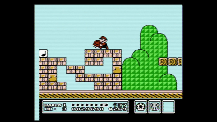 Mario kann in Super Mario Bros. 3 den Schildkrötenpanzer eines besiegten Koopa nehmen und beispielsweise gegen diese Steinmauer werfen, damit sie Stück für Stück abgebröckelt wird. (Bild: Nintendo/Screenshot: Medienagentur Plassma)