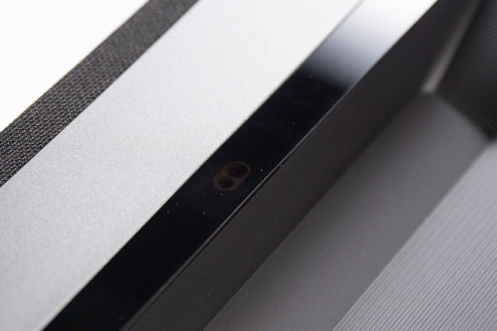 Trotz Sensoren kann das Bild nur manuell justiert werden. (Bild: Martin Wolf/Golem.de)