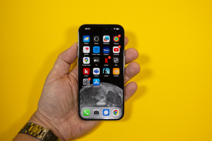 Das iPhone 15 Pro kommt mit dem neuen A17-Pro-SoC. (Bild: Tobias Költzsch/Golem.de)