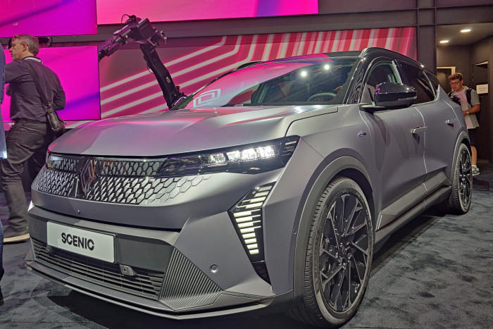 Anders als die französischer Hersteller Peugeot und Citroen war Renault auf der IAA präsent und zeigte den vollelektrischen Scenic. (Foto: Friedhelm Greis/Golem.de)
