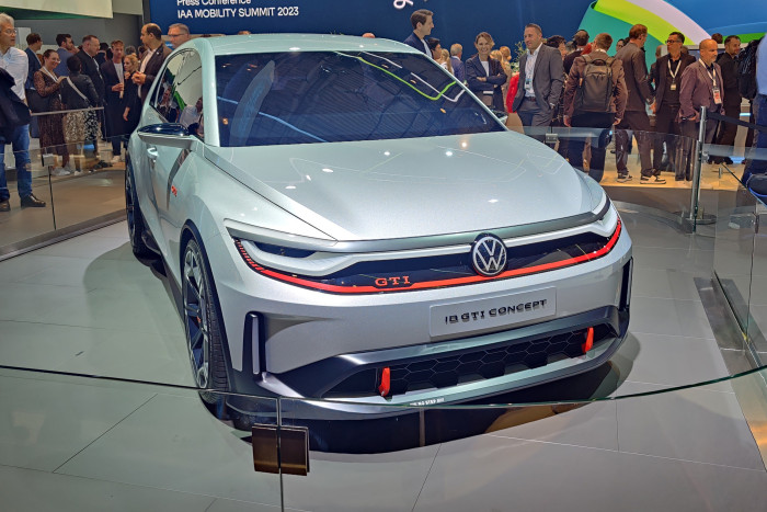 VW zeigte kein neues Modell, aber eine Studie für einen vollelektrischen GTI. (Foto: Friedhelm Greis/Golem.de)
