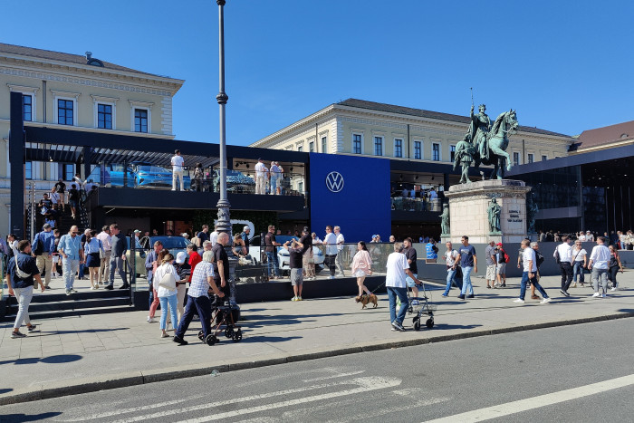 VW war am Odeonsplatz ebenfalls mit einer großen Ausstellungsfläche vertreten. (Foto: Friedhelm Greis/Golem.de) 