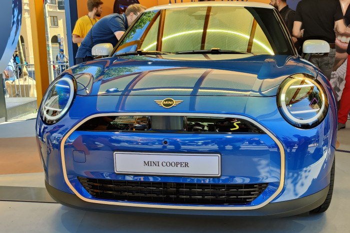 Auch der neue Mini Cooper wurde auf der IAA gezeigt. (Foto: Friedhelm Greis/Golem.de) 