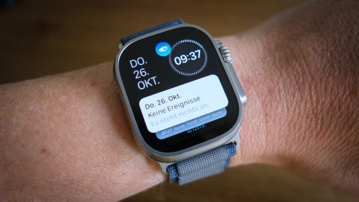 Das blaue Symbol am Bildschirmrand bedeutet, dass Doppeltipp verwendet wird. (Bild: Steinlechner/Golem.de)