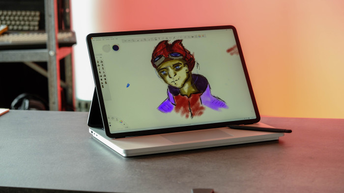 Surface Laptop Studio 2 (Bild: Oliver Nickel/Golem.de)