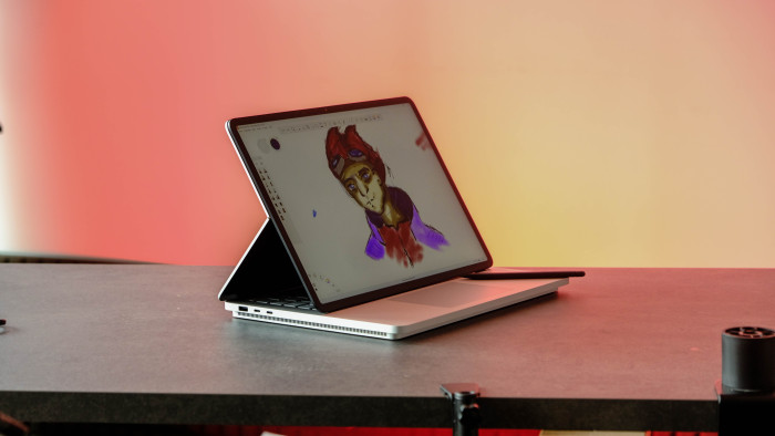 Surface Laptop Studio 2 (Bild: Oliver Nickel/Golem.de)