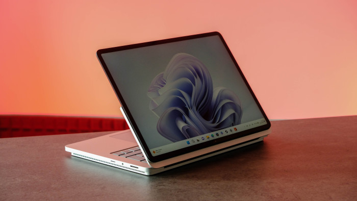 Surface Laptop Studio 2 (Bild: Oliver Nickel/Golem.de)