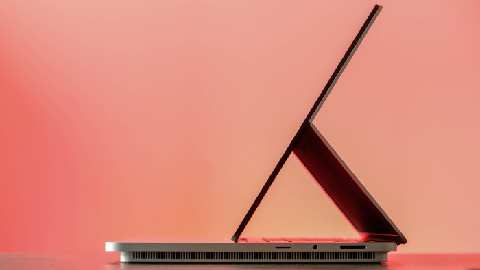 Surface Laptop Studio 2 (Bild: Oliver Nickel/Golem.de)