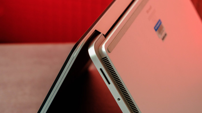 Surface Laptop Studio 2 (Bild: Oliver Nickel/Golem.de)