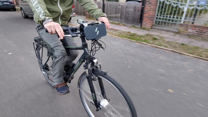 Swytch bringt uns schnell auf 25 km/h. (Bild: Martin Wolf/Golem,de)