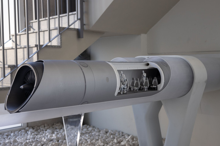 Mit diesen Kapseln sollen Menschen künftig reisen. (Bild: Werner Pluta/Golem.de)