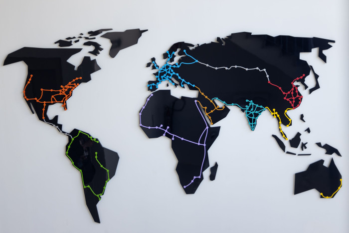 Vision für 2050: Hyperloop-Netze auf allen Kontinenten (Bild: Werner Pluta/Golem.de)