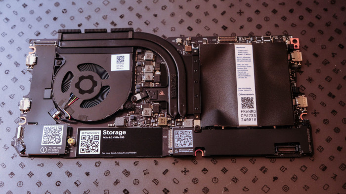 Framework Mainboard (AMD) und Cooler Master Case (Bild: Oliver Nickel/Golem.de)