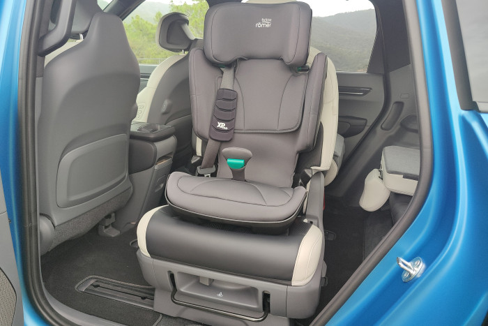 Auch drehbare Sitze sind bestellbar. Diese können das Fixieren von Kindersitzen erleichtern. (Foto: Friedhelm Greis/Golem.de)