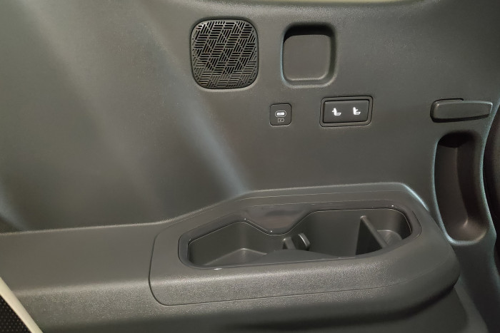 In der dritten Sitzreihe gibt es ebenfalls USB-Buchsen. (Foto: Friedhelm Greis/Golem.de)