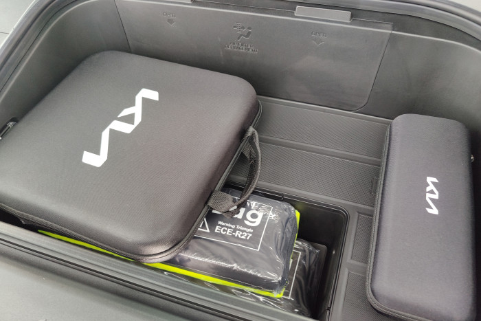 Unter der Fronthaube gibt es weiteren Stauraum von bis zu 90 Litern. (Foto: Friedhelm Greis/Golem.de)