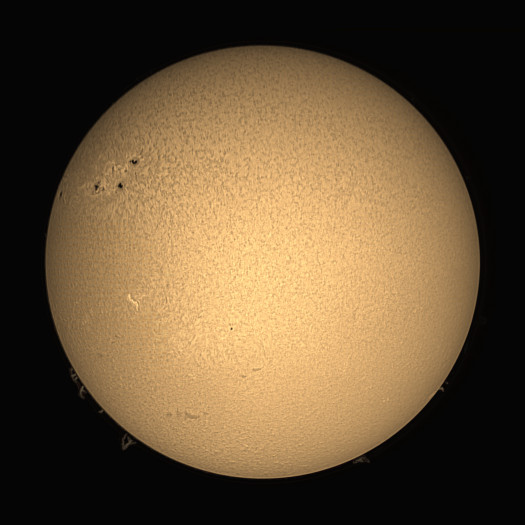 Sonne mit Sonnenflecken im Infrarot Schmalband (Bild: Mario Keller)