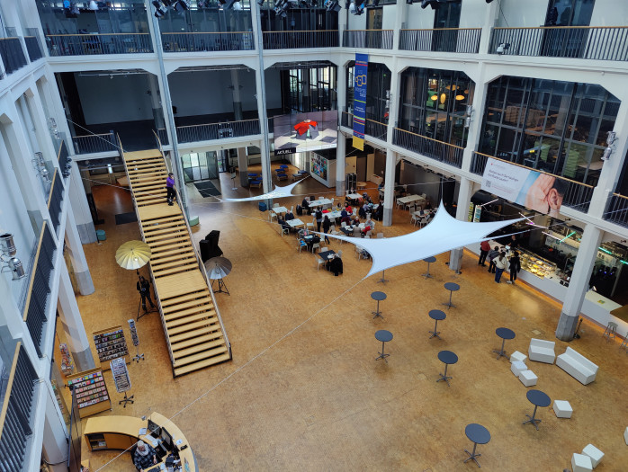 Das ZK in Karlsruhe ist eine ehemalige Munitionsfabrik. (Bild: Martin Wolf/Golem.de)