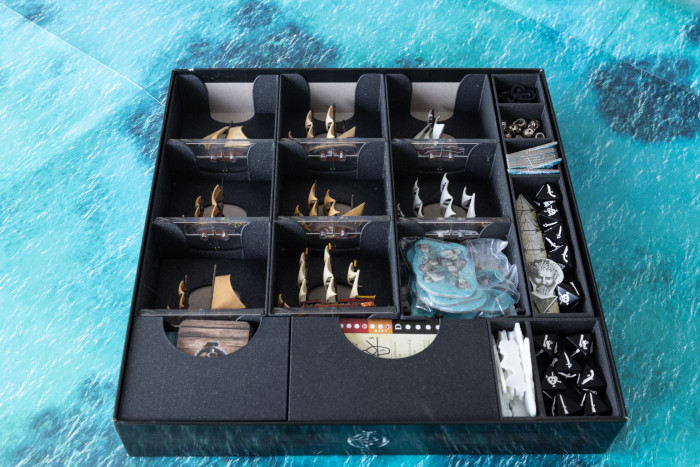 Ordnung im Karton - mit einem gedruckten Einsatz. Die Datei fanden wir auf Thingiverse. (Bild: Werner Pluta/Golem.de)