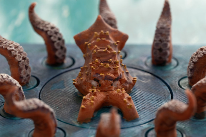 Mit der Auflösung eines Harzdruckers kommt der FDM-Drucker nicht mit. (Bild: Werner Pluta/Golem.de)