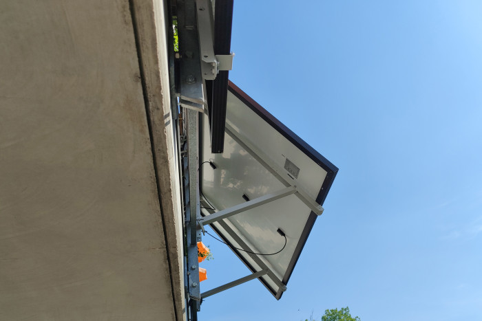 Die beiden Panels vom darunter liegenden Balkon aus gesehen (Foto: Friedhelm Greis/Golem.de)