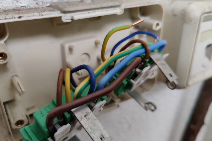 Ursache war ein nicht angeschlossenes Schutzleiterkabel in der Balkonsteckdose. (Foto: Friedhelm Greis/Golem.de)