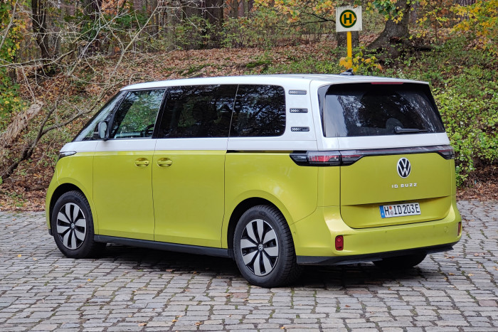 Die aktuell in Deutschland bestellbare Version ist 4,71 m lang. (Foto: Martin Wolf/Golem.de)