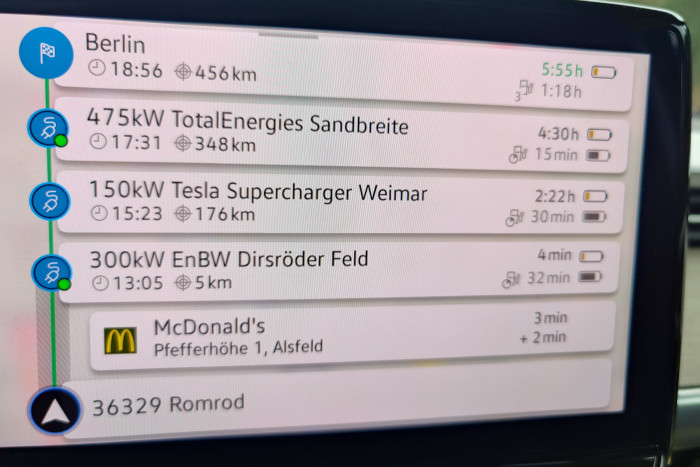 Die Routenplanung mit Ladestopps ist recht ausführlich und präzise. (Foto: Friedhelm Greis/Golem.de)