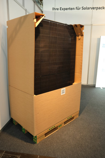 Sichere Verpackung für Transport und Versand von Solarmodulen (Bild: Mario Keller)