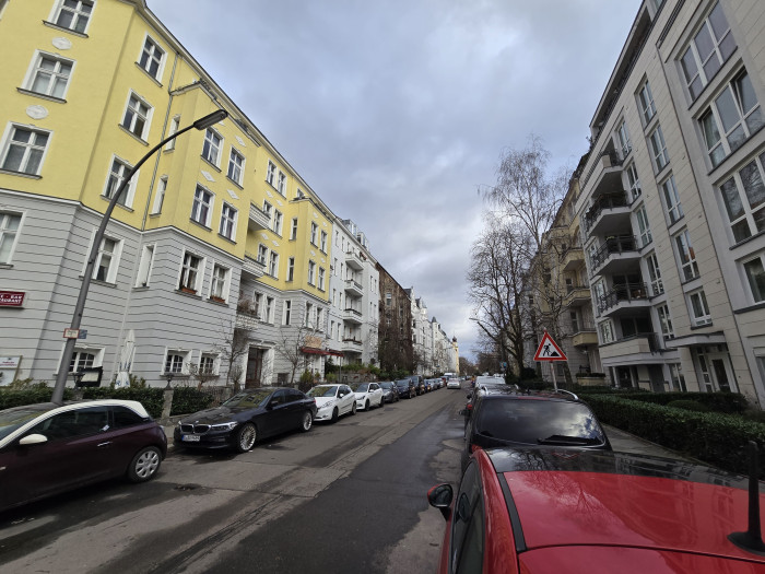 Eine mit der Superweitwinkelkamera gemachte Aufnahme (Bild: Tobias K&ouml;ltzsch/Golem.de)