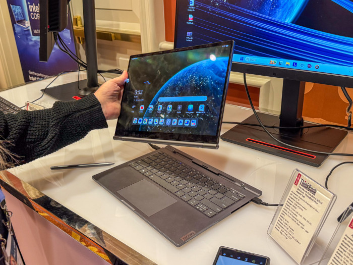 Auf dem neuen Thinkbook Plus Gen 5 Hybrid können KI-Bilder mit Stable Diffusion auf direkt auf dem Gerät erzeugt werden. (Bild: Martin Wolf/Golem.de)