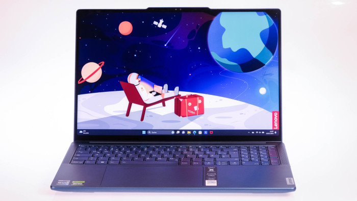 Lenovo Yoga Pro 9i 16 Inch (Bild: Oliver Nickel/Golem.de)