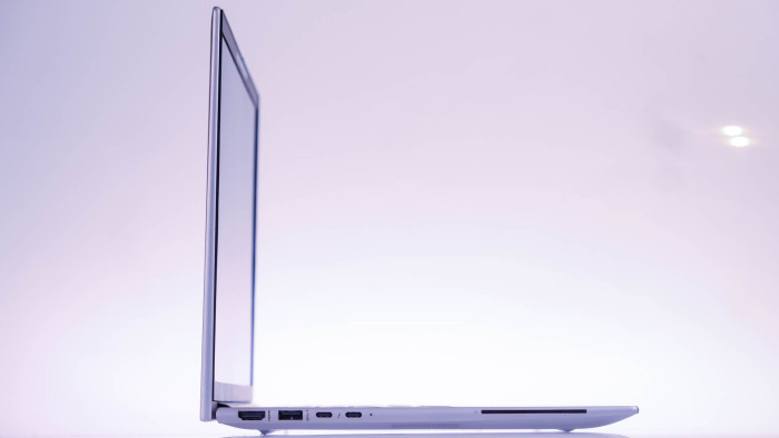 HP Zbook Firefly 14 (Bild: Oliver Nickel/Golem.de)