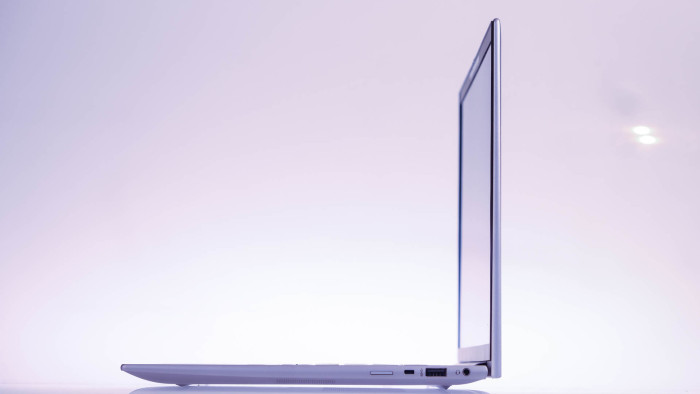 HP Zbook Firefly 14 (Bild: Oliver Nickel/Golem.de)