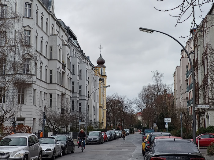 Das Dreifach-Tele erweitert den Einsatzbereich des Kamerasystems. (Bild: Tobias Költzsch/Golem.de)