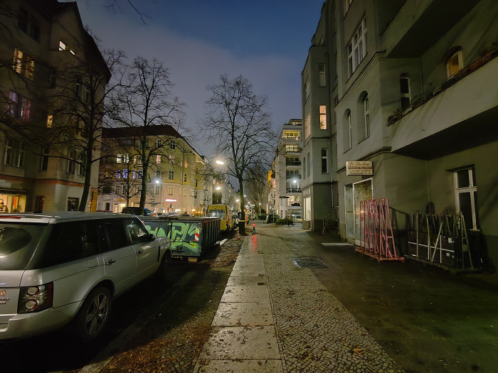 Nachts macht das ROG Phone 8 Pro gut belichtete Aufnahmen. (Bild: Tobias Költzsch/Golem.de)