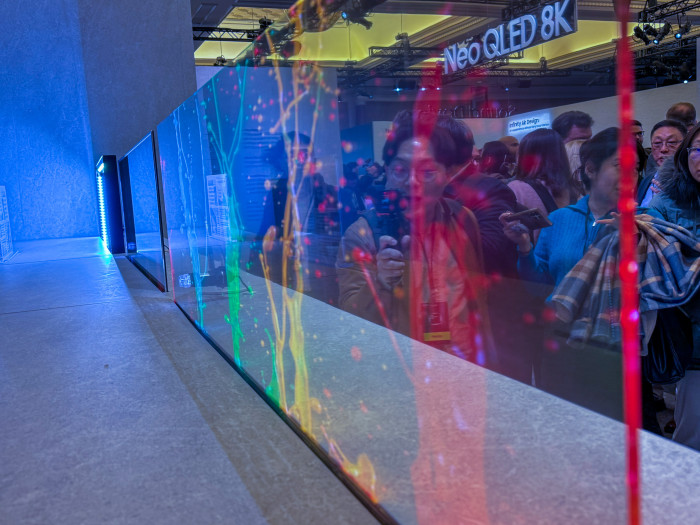 Verwendet werden extra kleine Micro-LED-Module. (Bild: Martin Wolf/Golem.de)