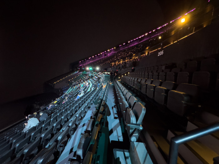 In die Sphere passen 18.600 Besucher hinein - bei Konzerten mit Stehplätzen 20.000. (Bild: Martin Wolf/Golem.de)